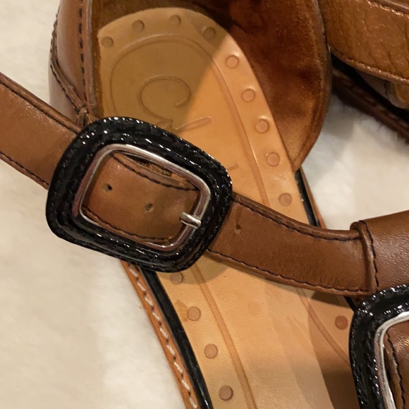 Cole Hann Sandal - Picture 5 of 9